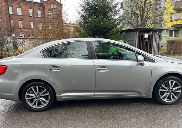 Toyota Avensis cena 36500 przebieg: 194000, rok produkcji 2013 z Będzin małe 781